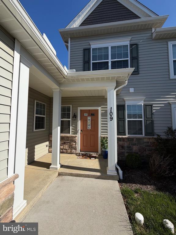 Building Photo - 109 S Village Cir