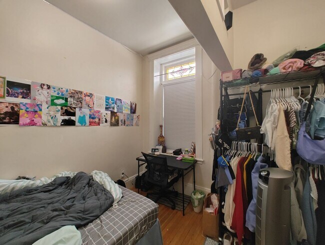 Building Photo - 445 Park Dr