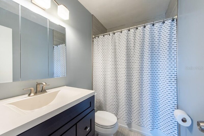 Building Photo - 6818 Robinswood Ln