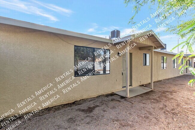 Primary Photo - 1107 W Sonora St