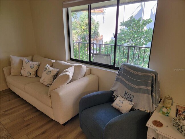 Building Photo - 1515 Pinellas Bayway S