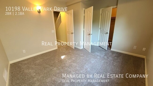 Building Photo - 10198 Valley Park Dr
