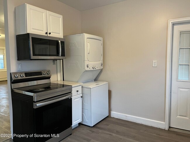 Building Photo - 315 Aswell Ct