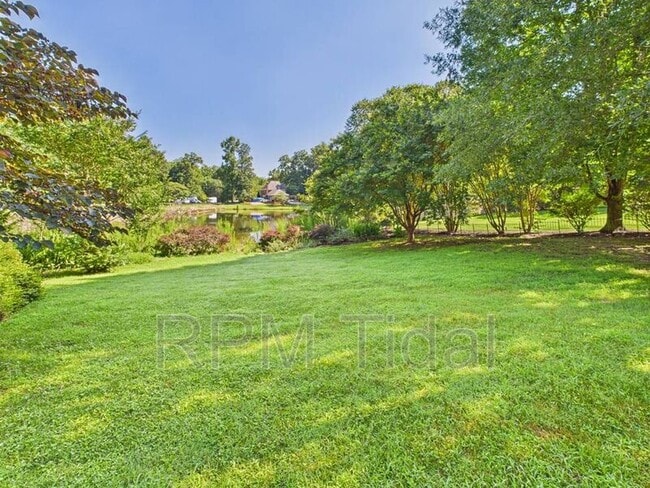 Building Photo - 4905 Burnley Dr