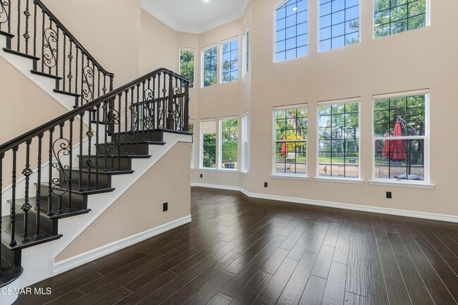 Building Photo - 504 Rustic Hills Dr