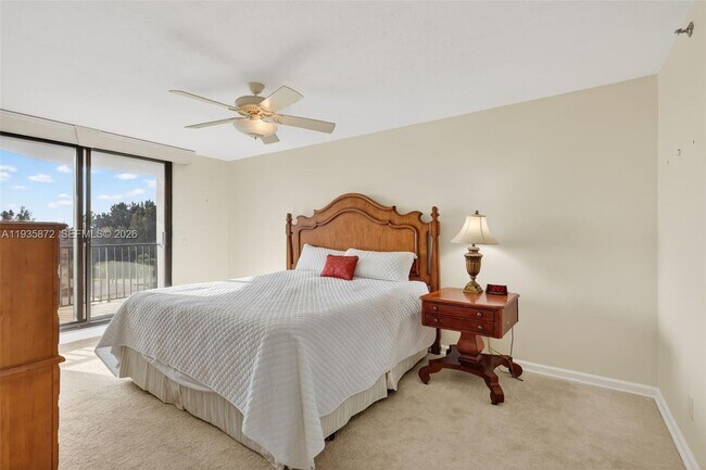 Building Photo - 4000 N Hwy A1A