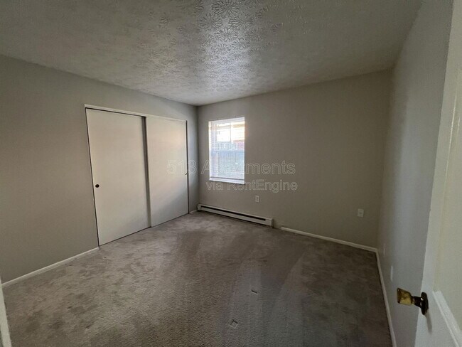 Building Photo - 6211 Graceland Ave