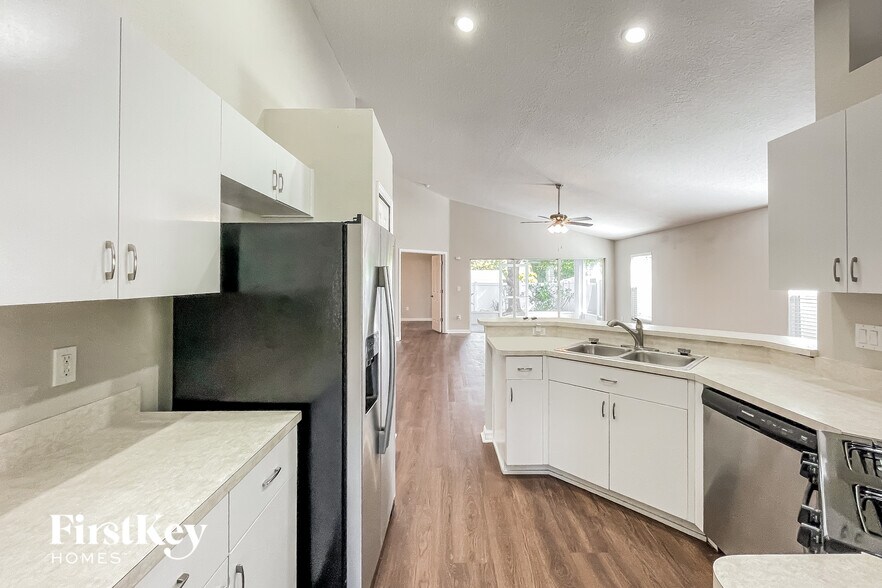 Building Photo - 2162 Brandon Park Cir