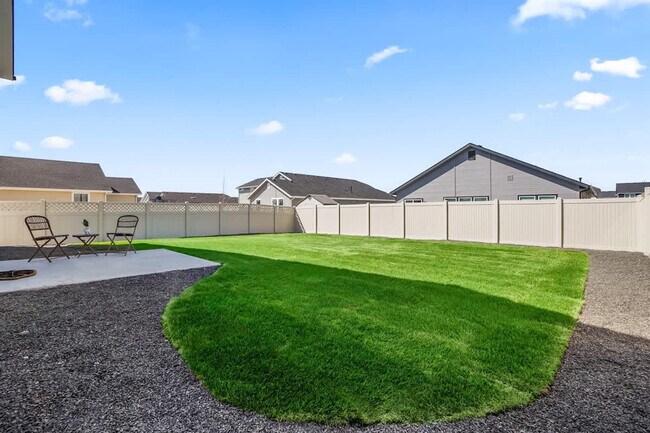 Building Photo - 10390 Crystal Ridge Dr