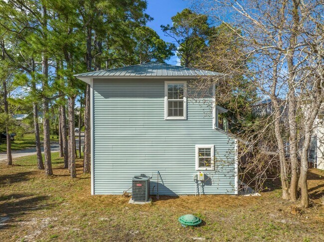 Building Photo - 10 Porpoise St