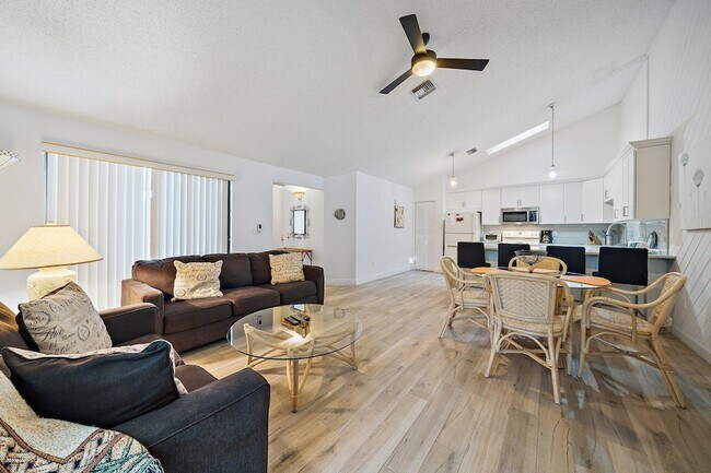 Building Photo - 1801 S US Hwy 1