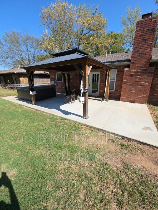 Building Photo - 4408 S Butternut Ave