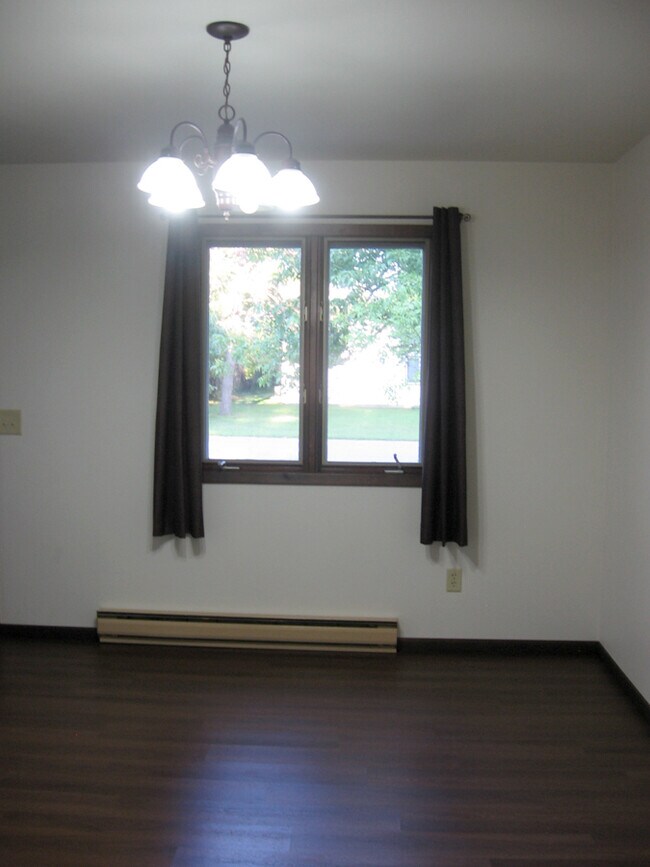 Dining Area - 1608 Nelson Dr