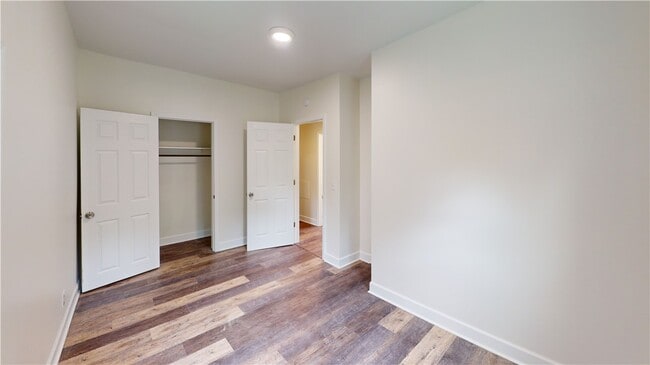 Building Photo - 248 Anderson Ave