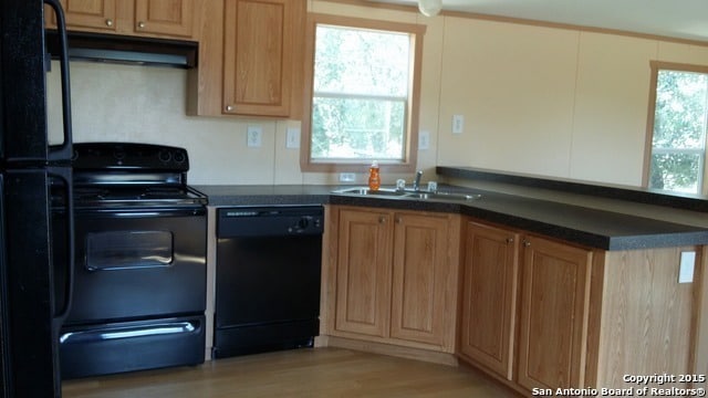 Building Photo - Very Cute 2/2 With Lake Access and Ammenities