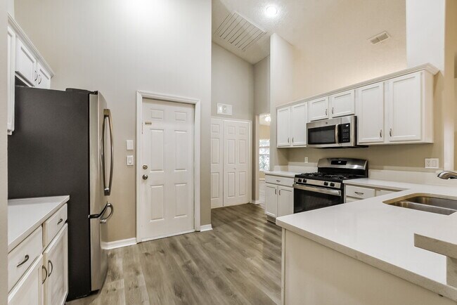 Building Photo - 15849 Green Cove Blvd