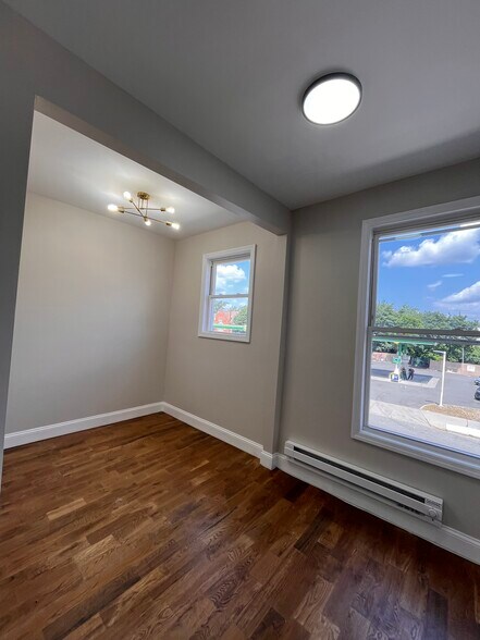 Building Photo - 274 Broadway