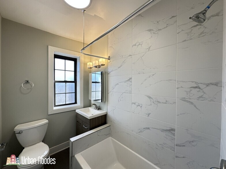 Building Photo - 730 Judson Ave