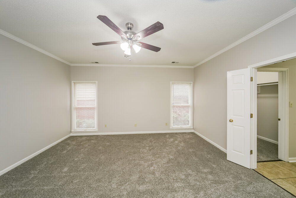 Building Photo - 8742 Raspberry Ln