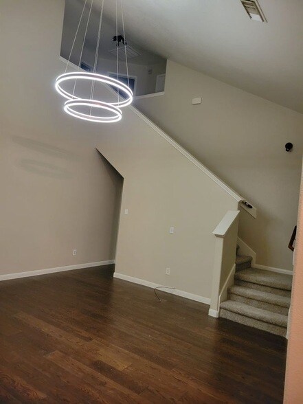 Building Photo - 23603 Maple Vista Ln