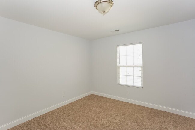 Building Photo - 519 Granby Cir