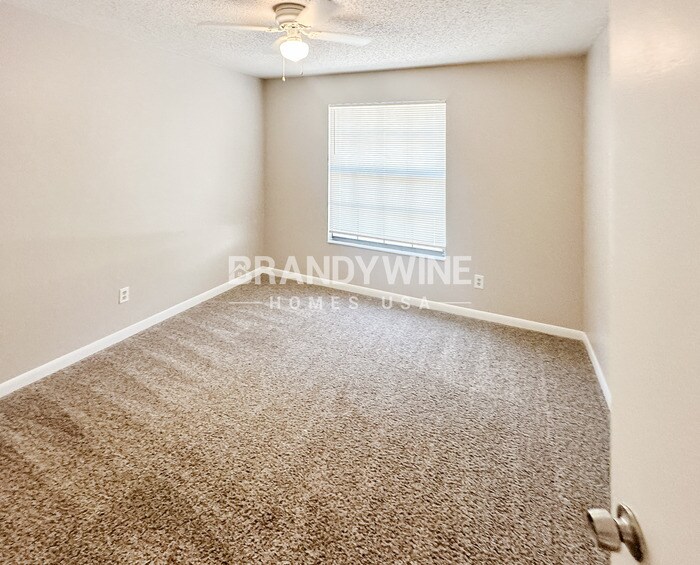 Building Photo - 10498 Arrowhead Dr