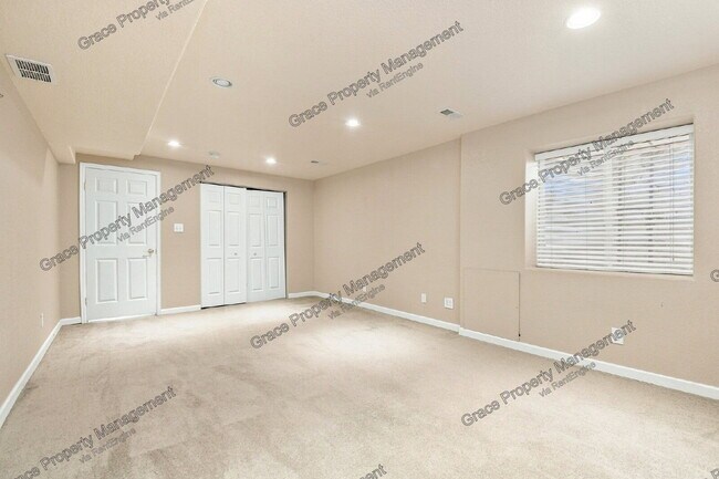 Building Photo - 13937 Ivy St