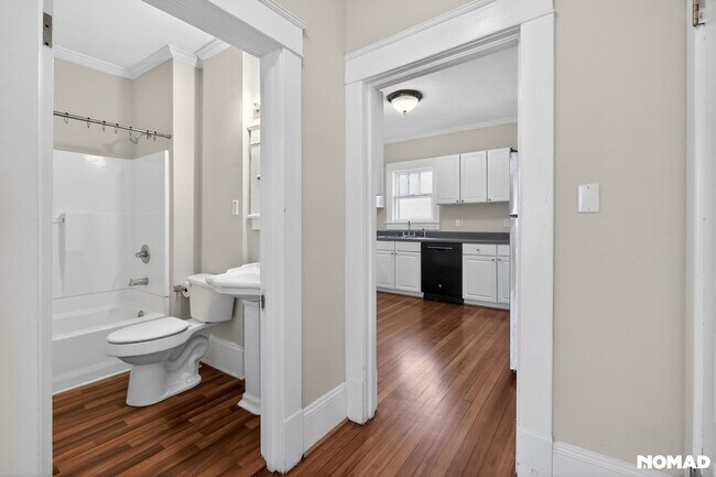 Building Photo - Charming 4BR House in Greensboro