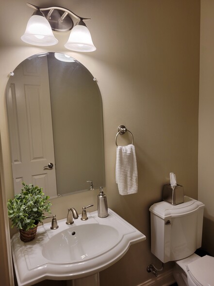 Building Photo - 4228 Hobbs Landing Dr W