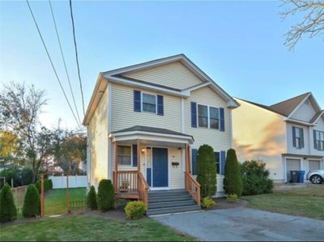 Building Photo - 44 Lark Ave