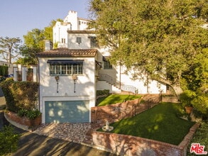 Building Photo - 3278 Primera Ave