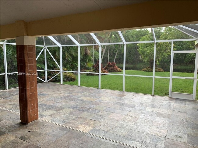 Building Photo - 804 Verona Lake Dr