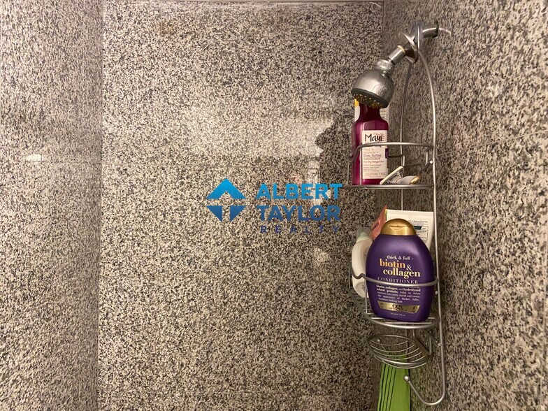 Building Photo - 210 Hemenway St