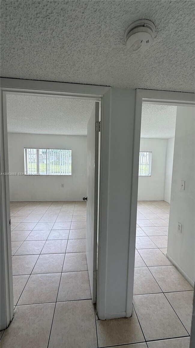 Building Photo - 1163 Lake Terry Dr