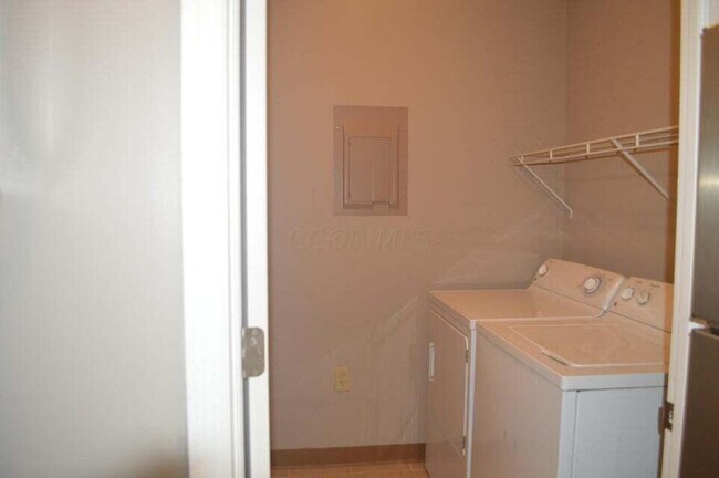 Building Photo - 2744 Greystone Dr