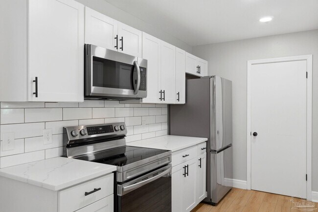 Building Photo - 4607 La Borde Ln