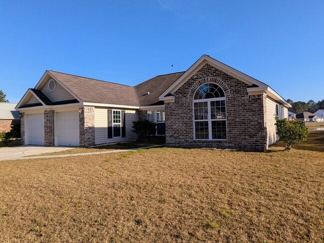Primary Photo - 110 Nandina Wy