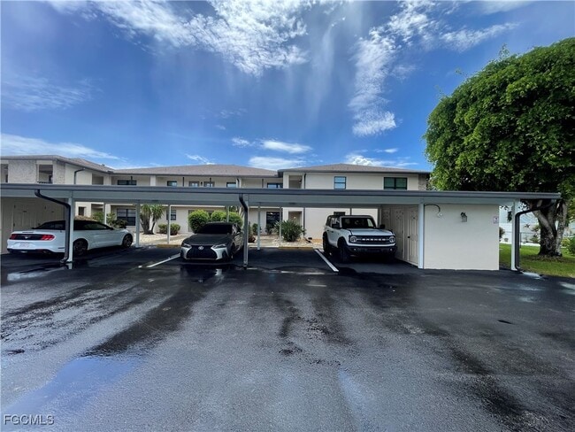 Building Photo - 4525 Country Club Blvd