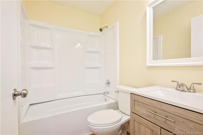 Building Photo - 3 bedroom 1.5 bath house for rent