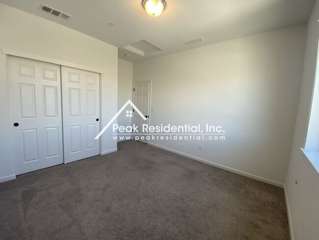 Building Photo - Updated 4bd/3ba Folsom Home with 2 Car Garage