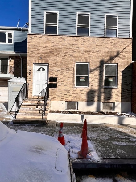 Building Photo - 72 69th St