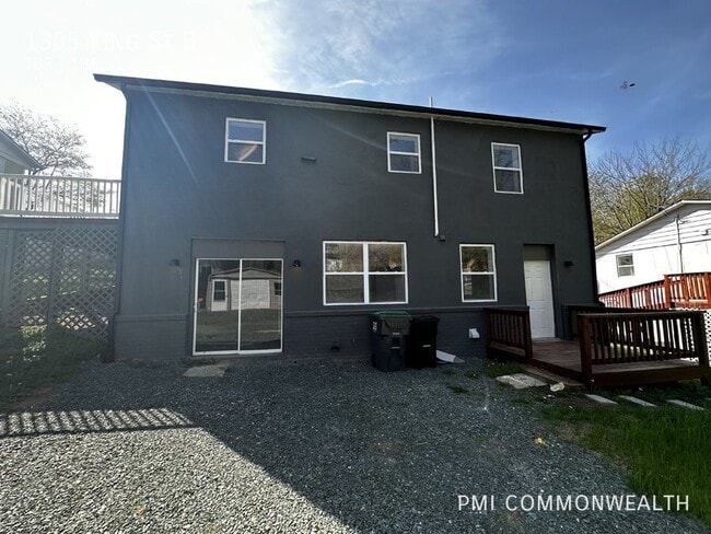 Building Photo - 1305 King St