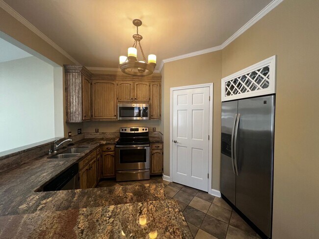 Building Photo - 204 Woodside Ave