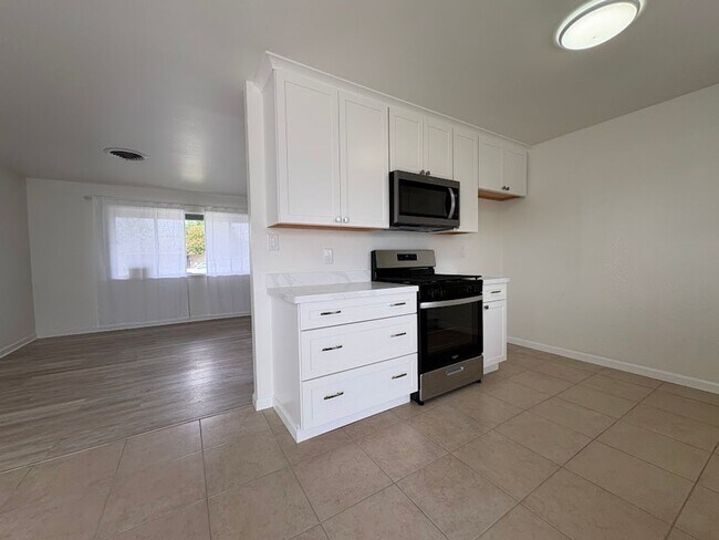 Building Photo - Charming 3 Bedroom Home in Galt