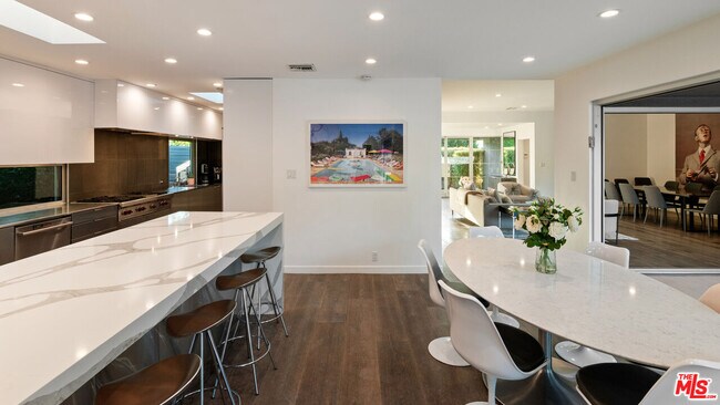 Building Photo - 602 Whittier Dr