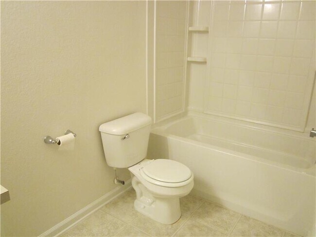 Building Photo - 24 Willow Lakes Dr