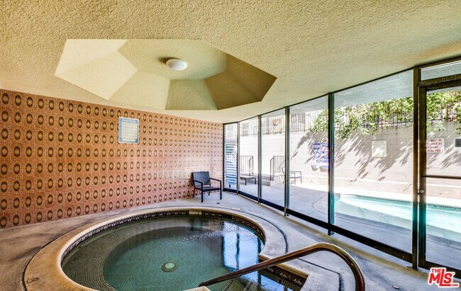Building Photo - 2324 S Beverly Glen Blvd