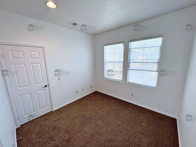 Building Photo - End unit 4 Bedroom House Available Now in ...
