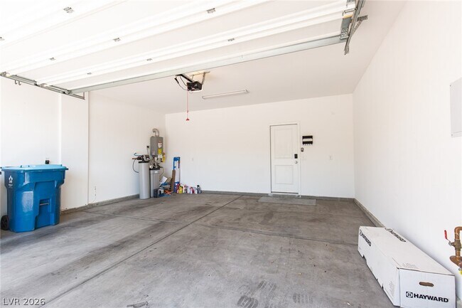 Building Photo - 12586 Huckleberry Oak Ave