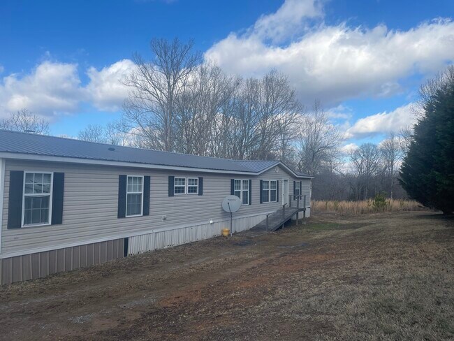 Building Photo - 137 Powell Rd